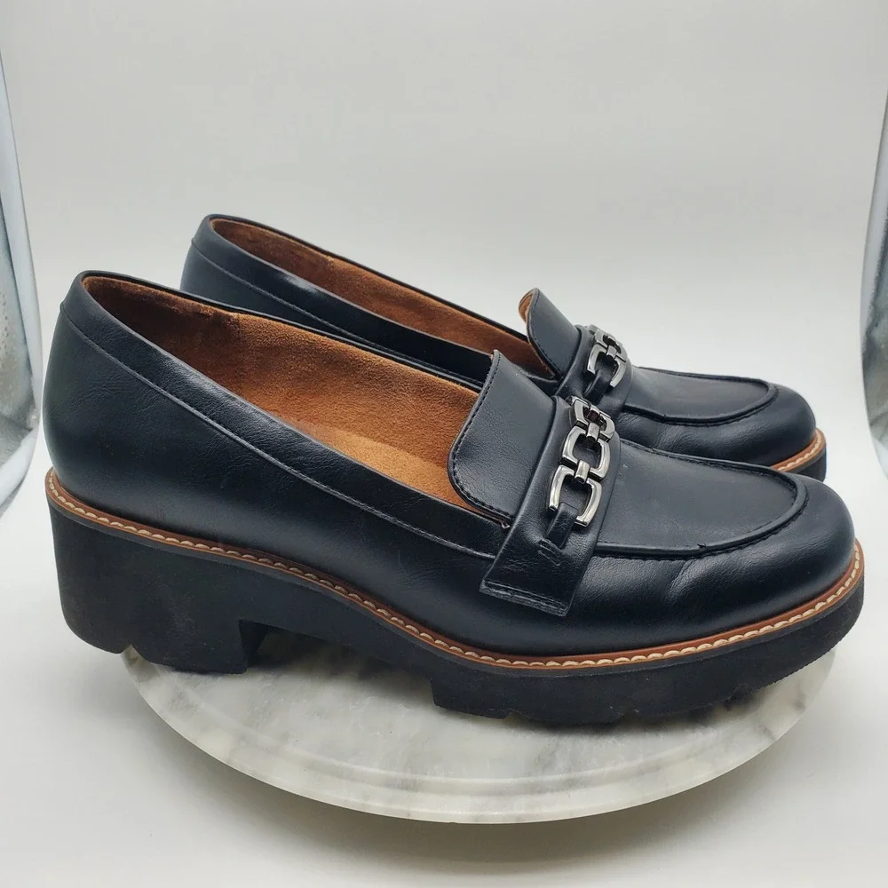 Naturalizer brand style